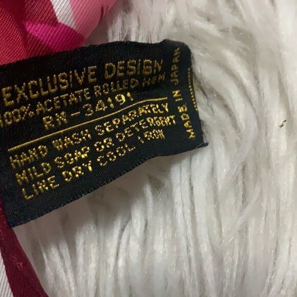 NWOT EXCLUSIVE DESIGN ACETATE ROLL HEM‎ FLORAL SCARF - Picture 6 of 6